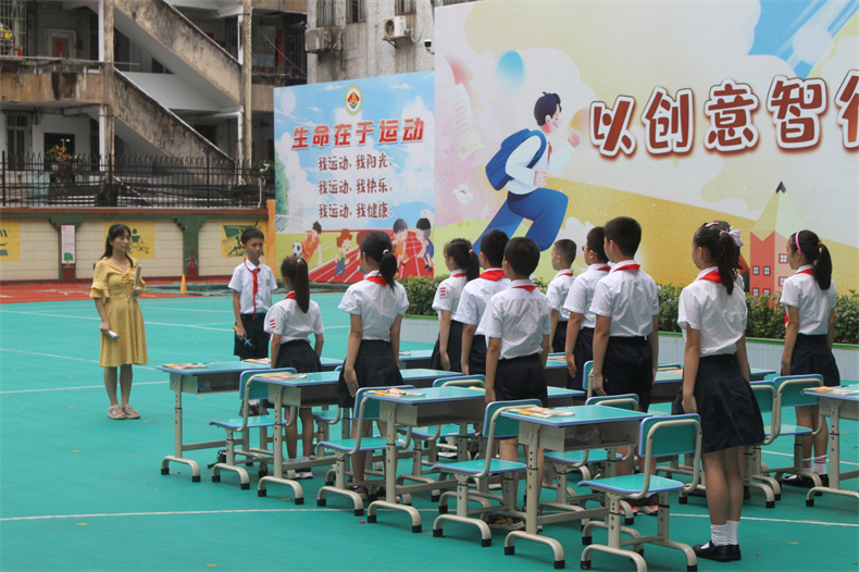 学校一日常规示范展示.JPG
