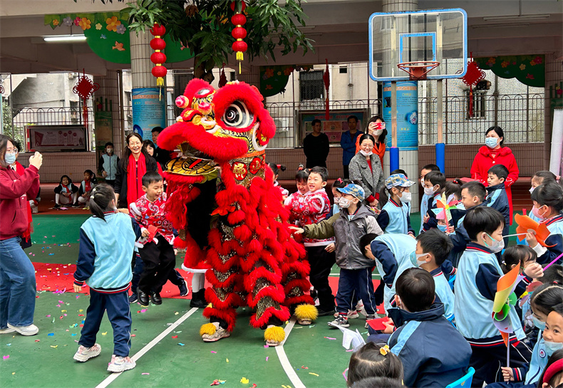 锣鼓喧天迎开学.jpg