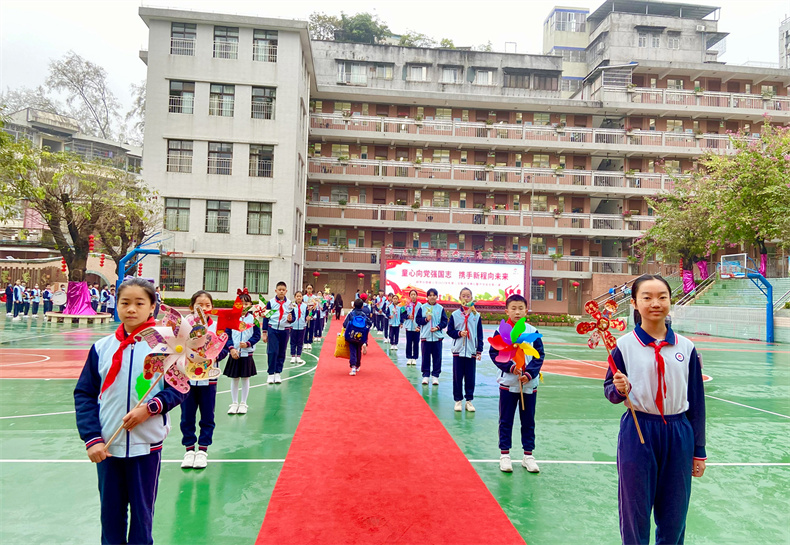 由风车小天使组成的风车路.jpg