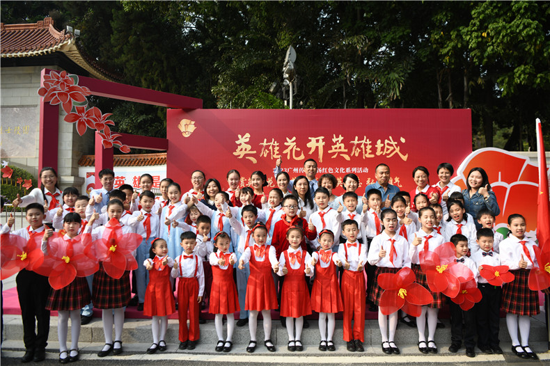 8活动大合照.JPG