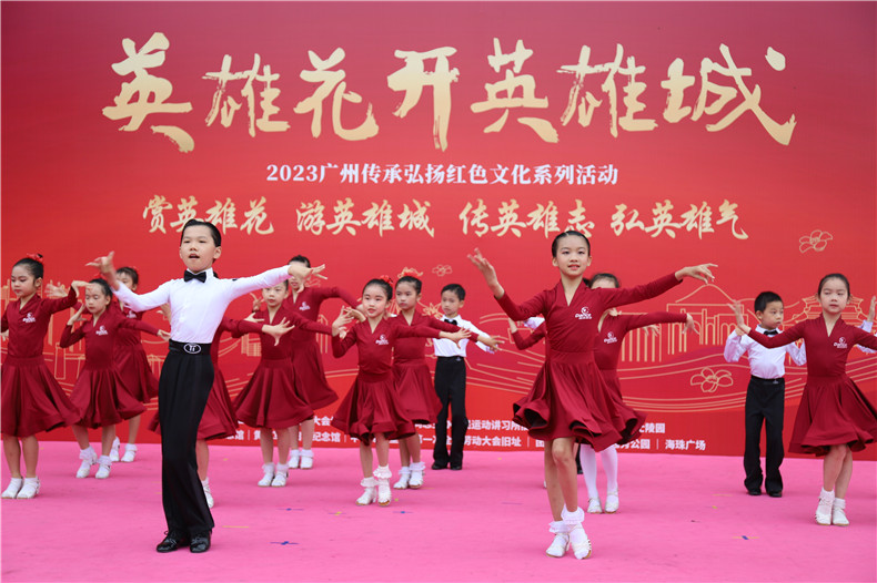 1开场舞《阳光小北心向党 炫舞飞扬向未来》相片1.JPG