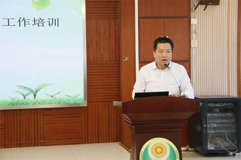 广州市华侨外国语学校 张智贤校长.jpg